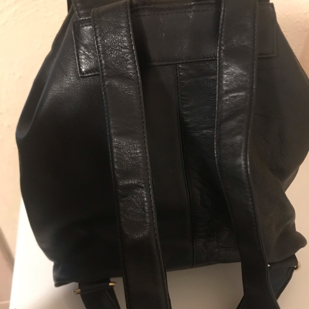 backpack - Picture 3 of 5